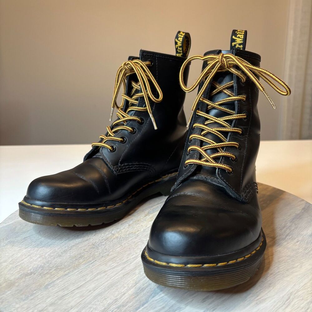 Dr. Doc Martens Black Matte Leather Combat Boots Style 1460 W US Size 7 - Picture 3 of 10
